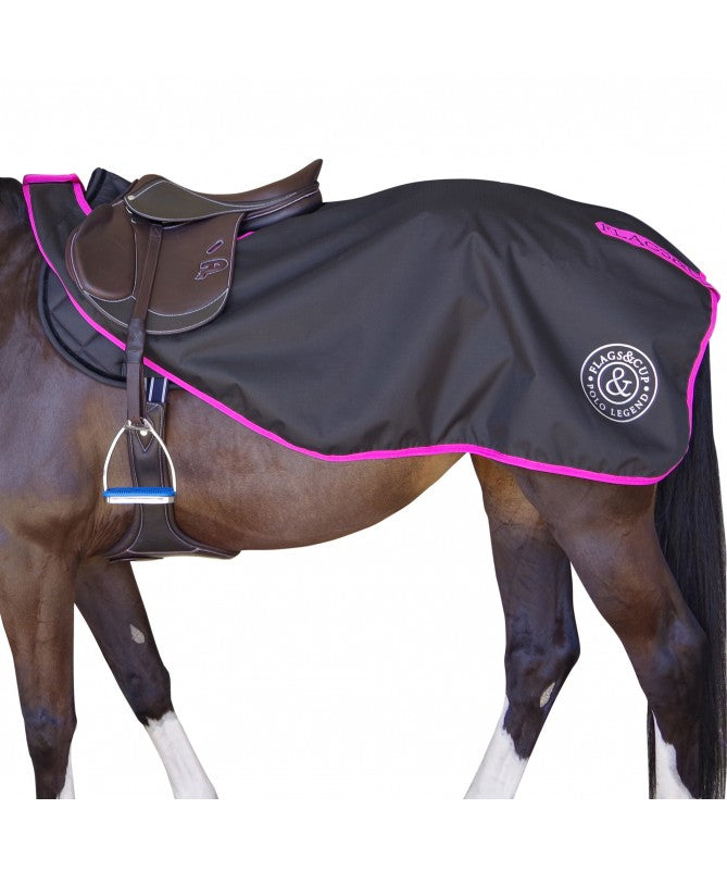 Couvre reins Flags & Cup Beluga noir fuchsia