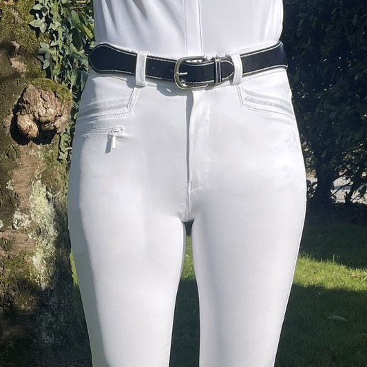 Junior Luna Blanc